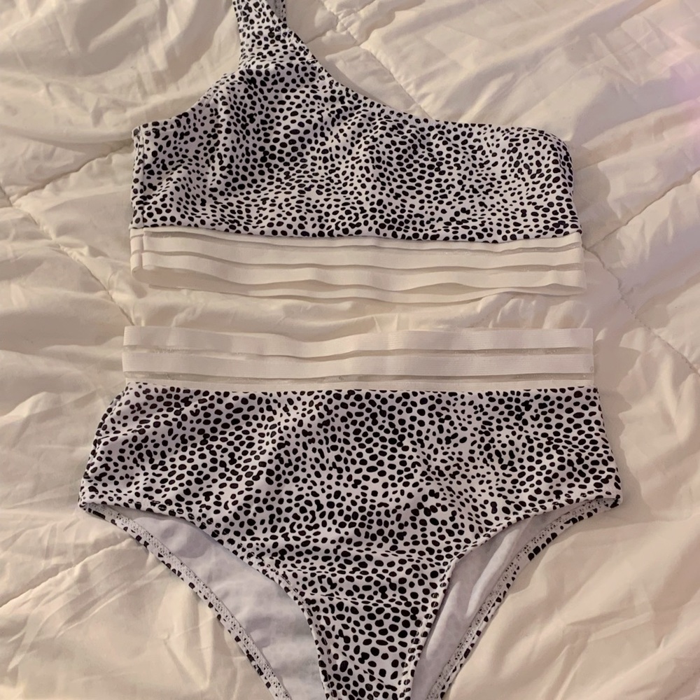 Polka Dot High Waist, One Shoulder Bikini Set 👙